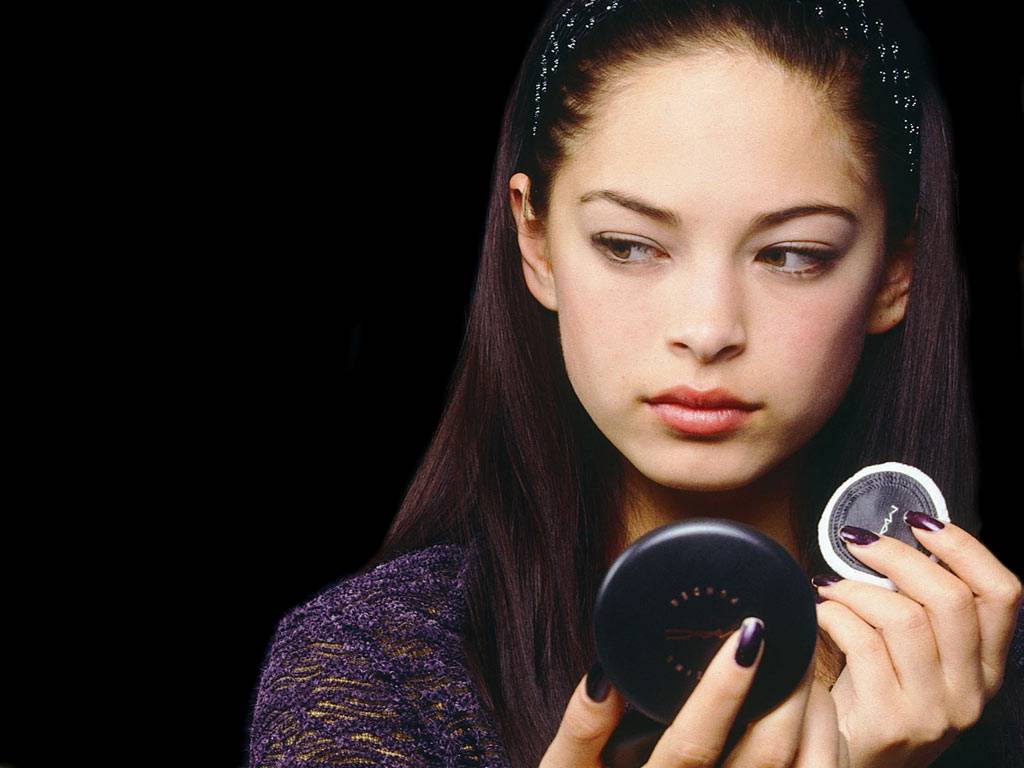 >Kristin Kreuk