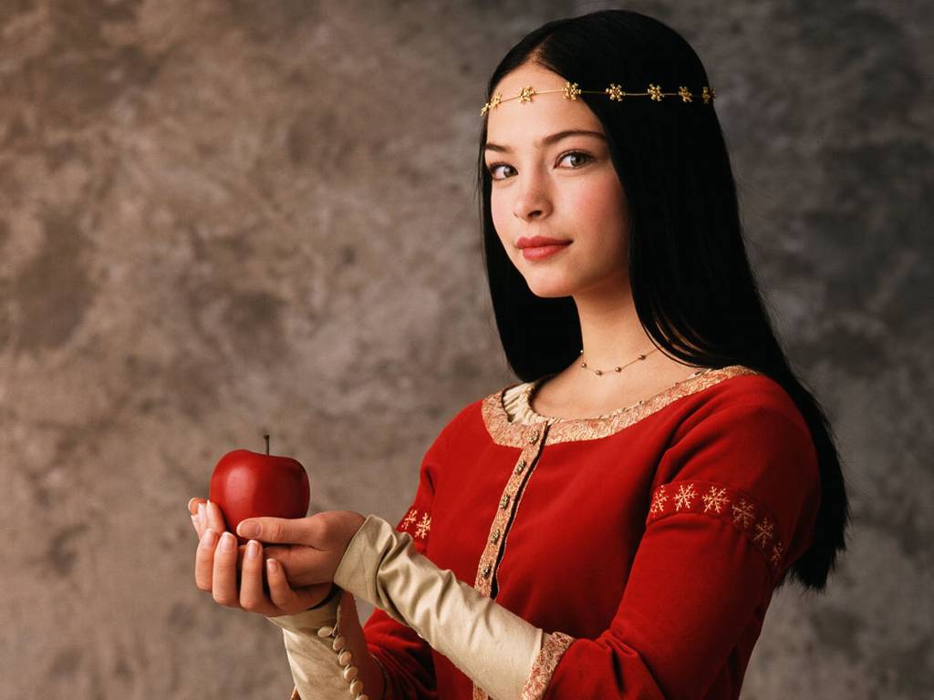 >Kristin Kreuk