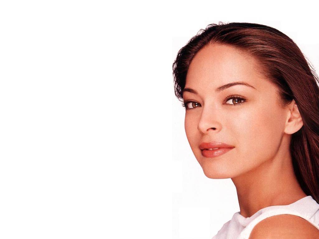 >Kristin Kreuk