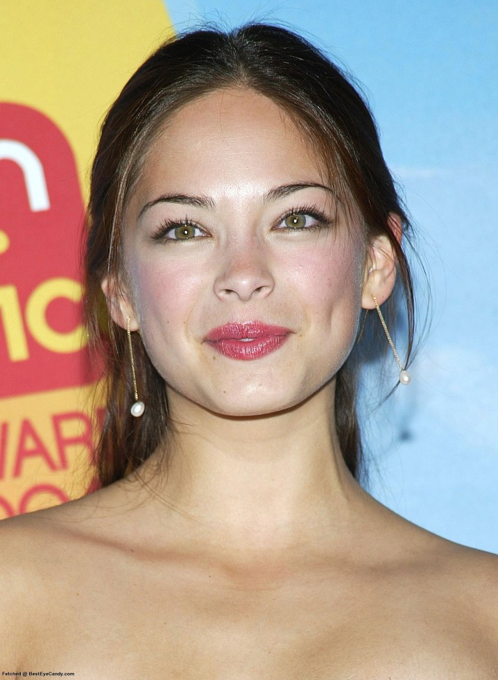 >Kristin Kreuk