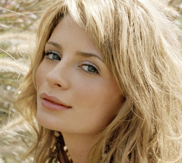 >Mischa Barton