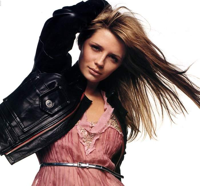 >Mischa Barton