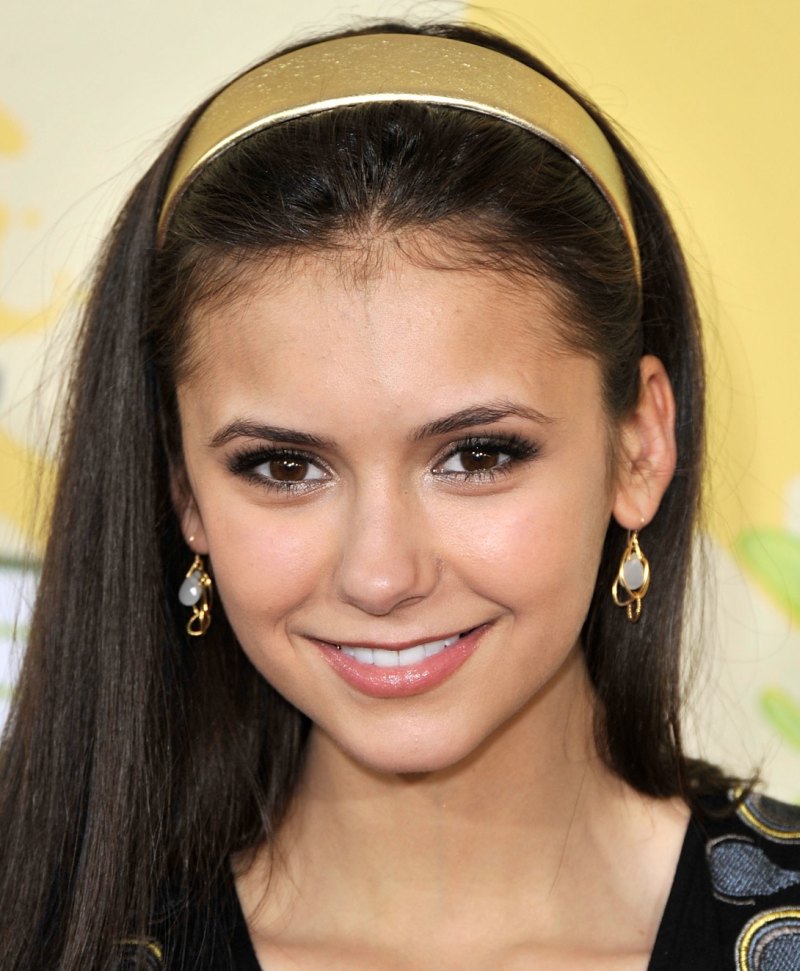 >Nina Dobrev